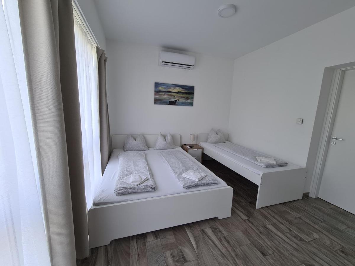 Surman Apartmanok Сиофок Екстериор снимка
