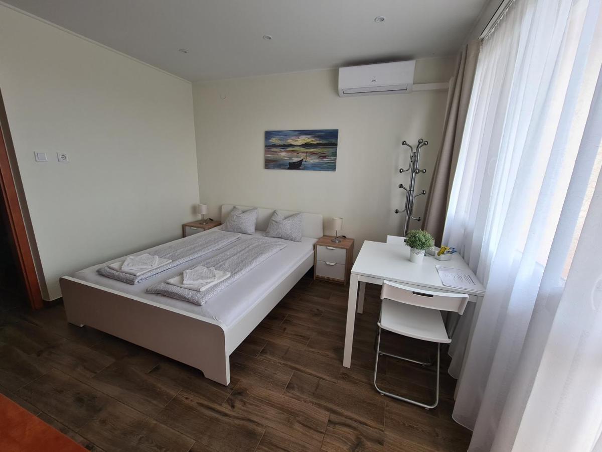 Surman Apartmanok Сиофок Екстериор снимка