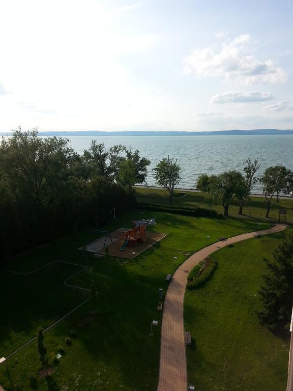 Surman Apartmanok Сиофок Екстериор снимка